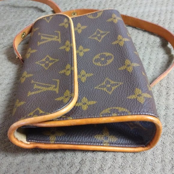 ❤️LOUIS VUITTON Mini Bum Bag Monogram Florentine Canvas Fanny Pack  +Dustbag - Picture 4 of 10